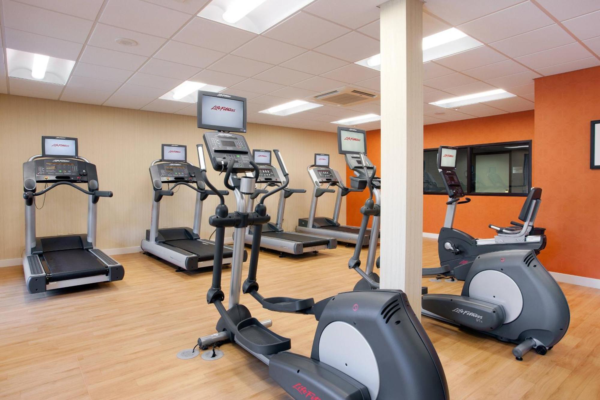 Courtyard By Marriott Oakland Airport Hotel Bagian luar foto