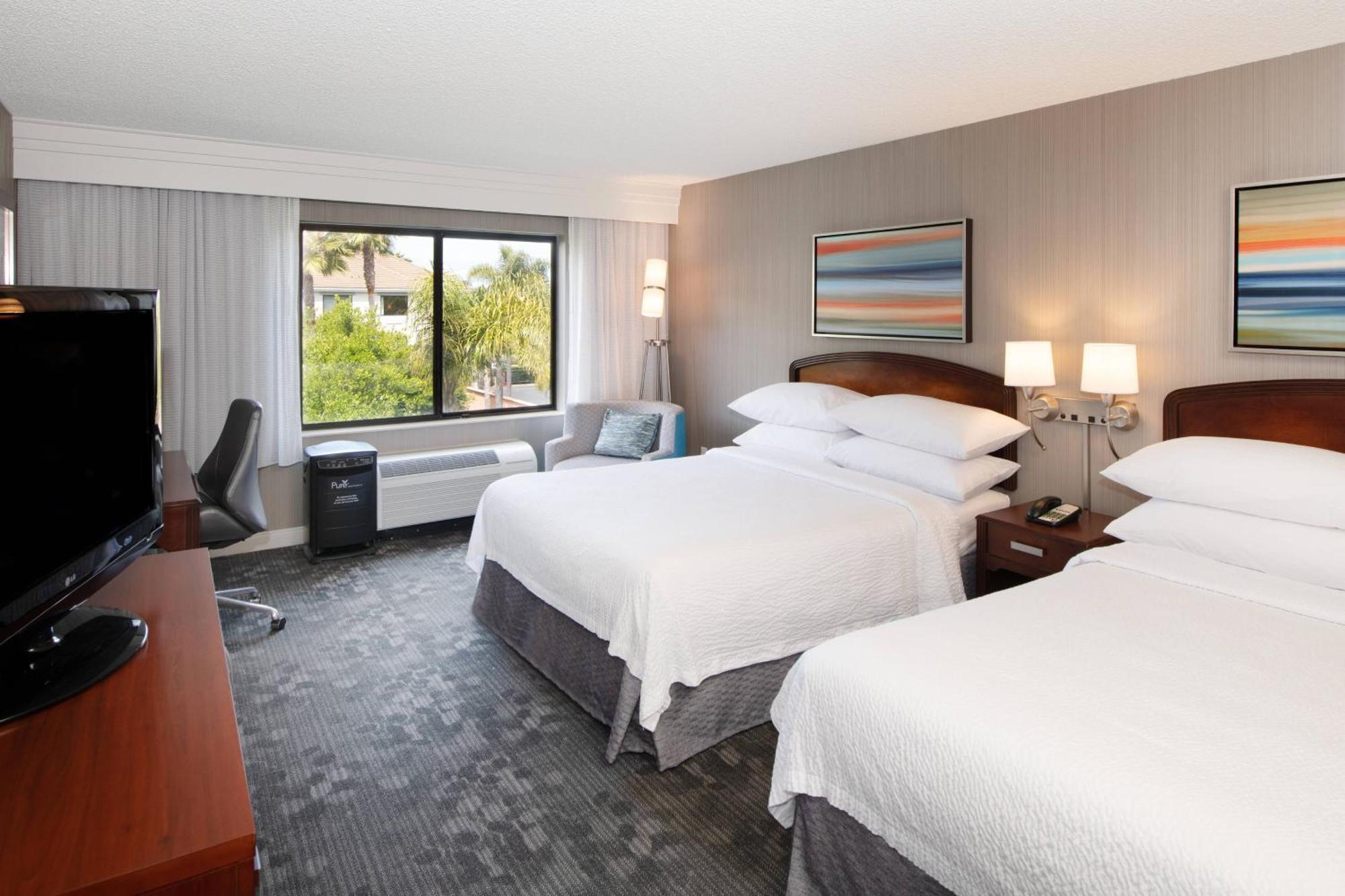 Courtyard By Marriott Oakland Airport Hotel Bagian luar foto
