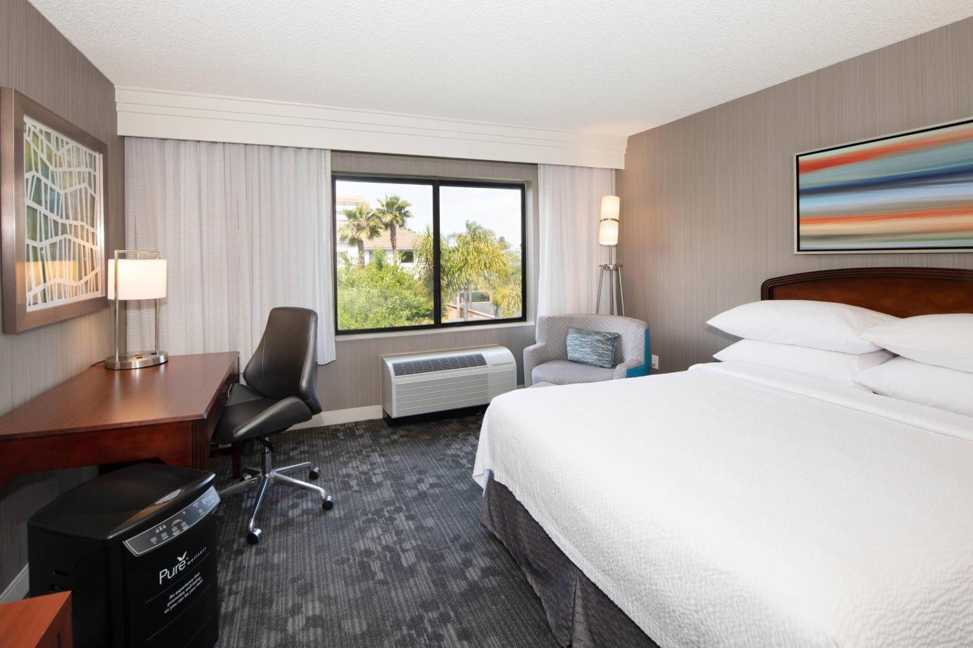 Courtyard By Marriott Oakland Airport Hotel Bagian luar foto