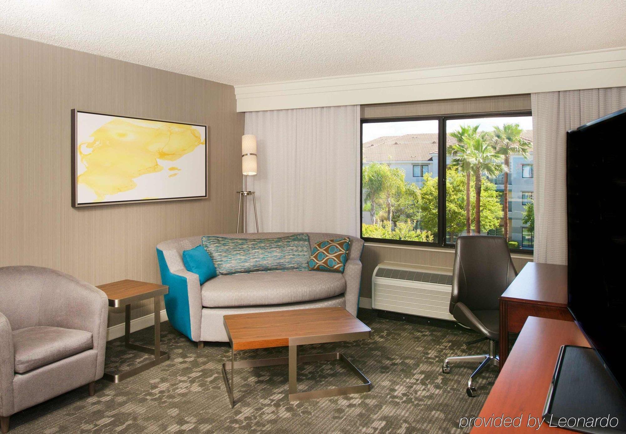 Courtyard By Marriott Oakland Airport Hotel Bagian luar foto