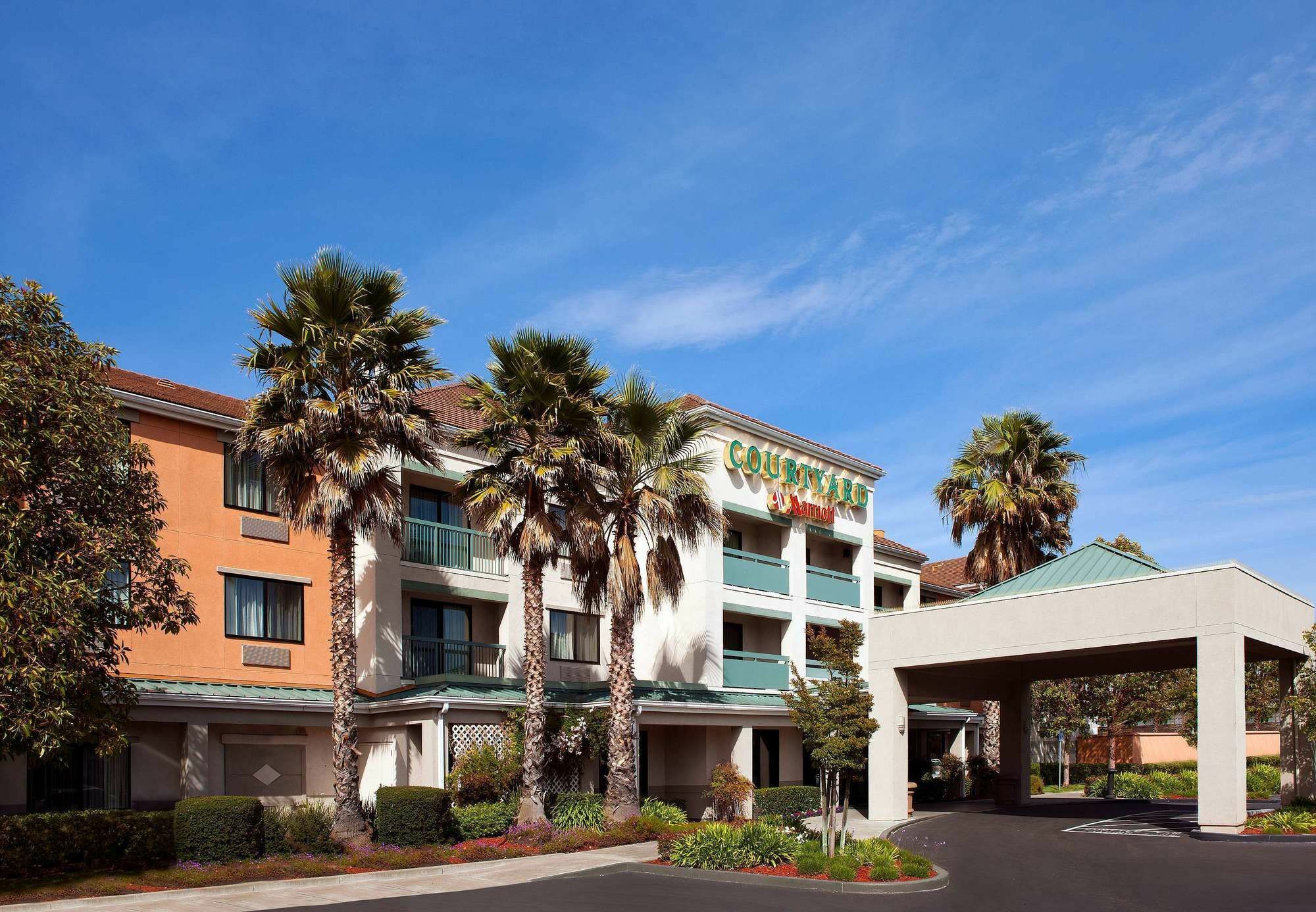 Courtyard By Marriott Oakland Airport Hotel Bagian luar foto